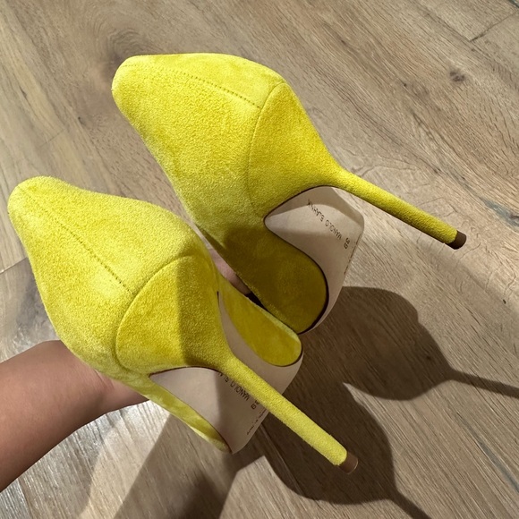 NEW Manolo Blahnik Yellow Suede BB Heels 39 - Picture 7 of 8